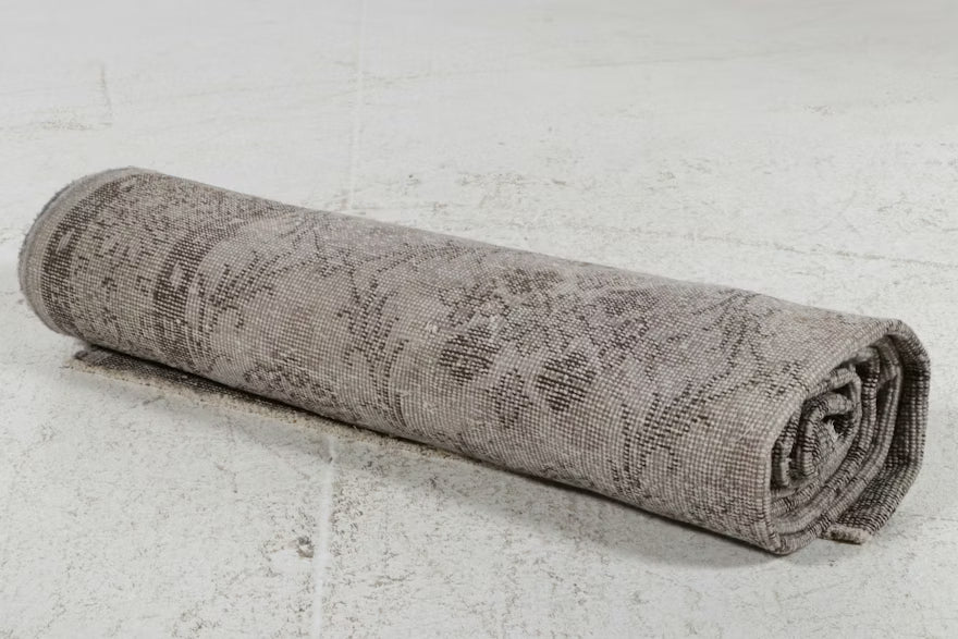 Item #762 6'3 x 9'11 Hand-Knotted Persian Area Rug